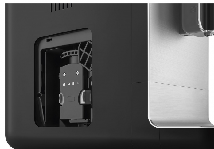 Автоматическая кофемашина SMEG BCC11BLMEU в магазине «На диване» в Якутске  — Выгодная цена